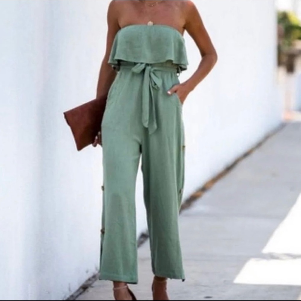 Gilli tube top ruffle jumper / romper cropped with button detail and pockets m